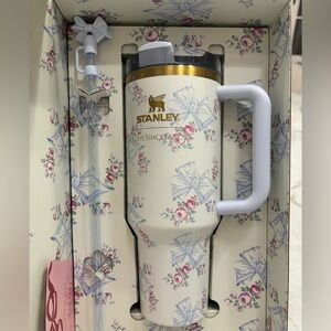 COPY - THE STANLEY X LOVESHACKFANCY HOLIDAY QUENCHER | 40 OZ